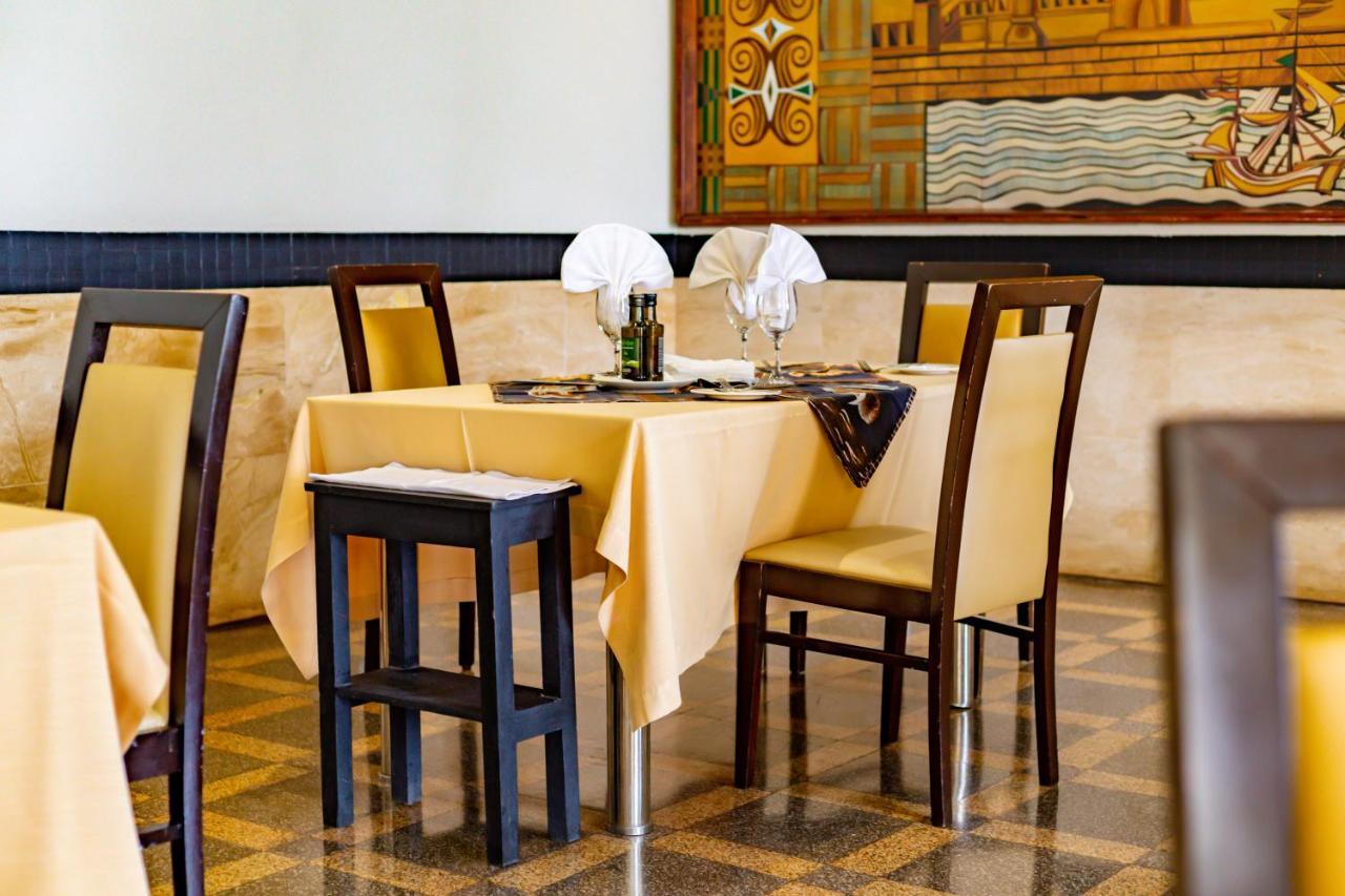 Hotel Continental Luanda Bagian luar foto