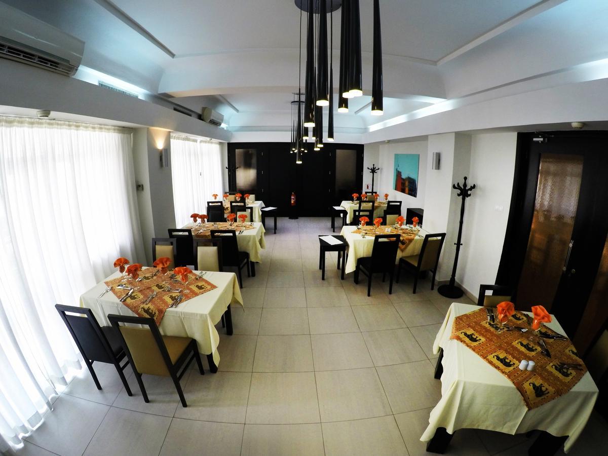 Hotel Continental Luanda Bagian luar foto
